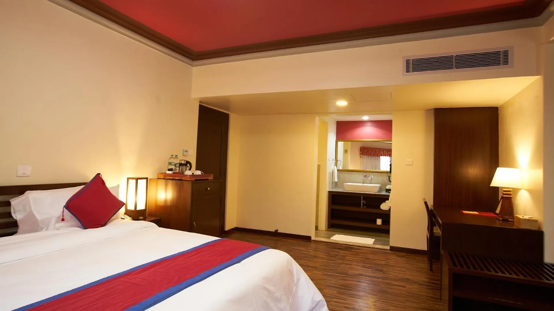 Shambaling Boutique Hotel Kathmandu 4*,